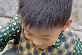 主播和小伙伴。一起做雪碧大爆炸实验。视频封面