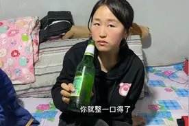 实拍黑龙江零下37度，三点天黑，冻梨冻柿子上桌当菜吃视频封面