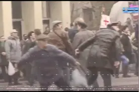 1993年，俄罗斯“十月事件”，炮击苏联议会大楼，真实影像视频封面