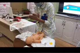 新生儿抚触的注意事项#来自省妇幼护士的专业指导宝爸宝妈看过来