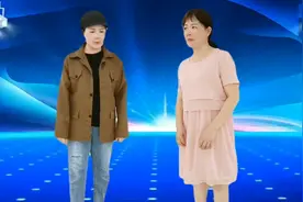 农村双胞胎姐妹演绎搞笑小品《 你要是鲜花啊》牛都不拉屎了 配音视频封面