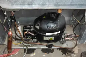 冰箱这个问题你也能修，嗡嗡响不启动，换个小配件就修好，