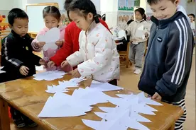 大班绘画:风筝一一高桥中心幼儿园大二班，你最喜欢哪一款呢？视频封面