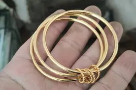 实心的黄金三生三世手镯，克重超乎你的想象