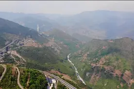 航拍世界最惊险的高速公路，杭瑞高速云贵交界段(六盘水一宣威)视频封面