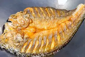 无论煎什么鱼都不要直接下锅，多做两步，鱼肉不粘锅不破皮视频封面