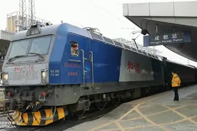 已经成为记忆，成都开往青岛方向最后一班K206次车，成都站发车视频封面