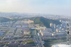 海滨之城浪漫之都大连，从空中视角看飞机降落周水子机场的全过程视频封面