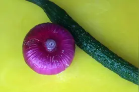 黄瓜搭配洋葱吃，不仅体重下降得很快，还是胆固醇，血脂的克星！