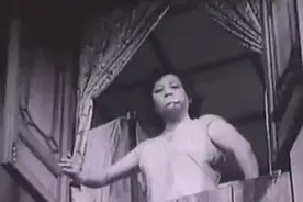 《功夫》和63版《七十二家房客》。两个包租婆，谁更凶