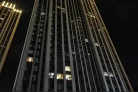 好累。。。我就睡一会，一会儿就好了，睡一会儿，我在接着干视频封面
