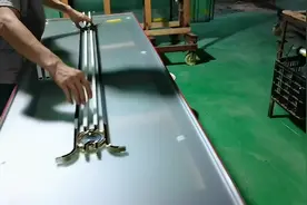 带你走进门窗中空玻璃格条合片，看看我们是如何制作门窗装饰视频封面