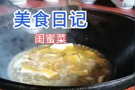 三年前我们一起读大学是好朋友和室友。三年后你还是曾经那个少年