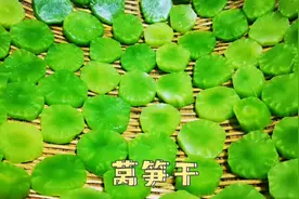 自晒莴笋干，一次晒10斤不够吃，做法简单，附莴笋干炒肉的做法视频封面