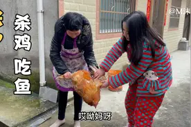实拍湖南农村人过除夕，家家户户杀鸡敬神放鞭炮，浓浓的过年味道视频封面