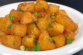 自从学会土豆这种做法，孩子三天两头点名要吃，外焦里嫩，太香了