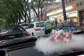 西安交大二附院门口不敢随便停车🅿️呀，交警开始贴单了视频封面