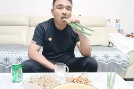 一个人喝酒，喝的是孤独！视频封面