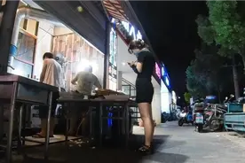 开4G远程遥控车出去买烧烤，终于满足朋友们愿望，但又没满足