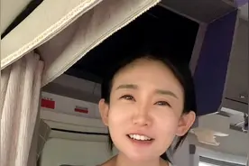路边买了一大袋猕猴桃才21元，尝的时候很甜，买回来发现又硬又酸视频封面
