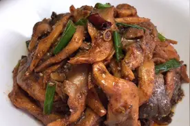 厨师教你孜然蘑菇的家常做法，步骤详细，香辣滑嫩下酒又下饭视频封面