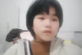 粉丝说，电视是怎么开机的？今天小伙就交给你们，怎样开电视机？