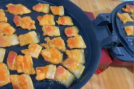 五花肉这样吃真过瘾，在家用电饼铛轻松制作烤肉，简单美味真解馋视频封面
