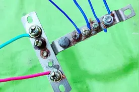 铜排怎么压紧电线？硬线和软线的接法大不相同，电工一定要分清楚视频封面