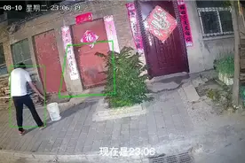 夜晚无聊出来玩一下（测试）家用监控摄像头的人形跟踪和警戒功能视频封面