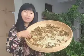 泡淡的茶叶你会怎么使用呢？
看看我的做法是否正确，相互学习
