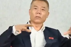 司马南出生在黑龙江依安农场劳改队，他是731部队的劳改犯接生的视频封面