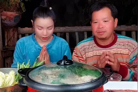 橙子姐姐今天吃火锅 牛肉 圆白菜 空心菜泰国天气变冷了吃熟的😂视频封面