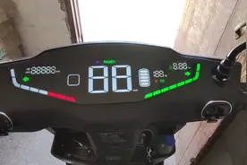 雅迪冠能 T5 仪表盘不显示数字电量百分比。你遇到了吗视频封面