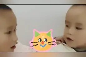 #小哥哥教的学生，背毛主席的诗词，友友们当先生看错了没有。