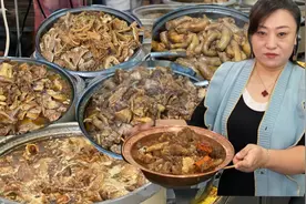 北京美女老板卖大拼锅，80元一斤日卖2000斤，顾客直接端锅买视频封面