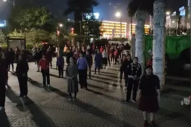 马山城西魅力广场舞《爱你爱上你》