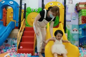 带小恬恬去打预防针啦 13价肺炎最后一针 自费和免费都给她安排上视频封面