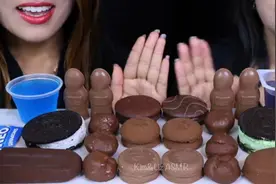 妈妈和女儿吃巧克力视频封面