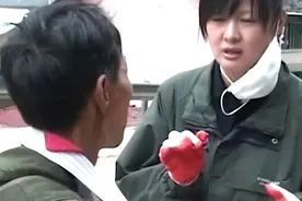 5.12汶川地震15周年纪念日，李小萌的旧视频上热搜，再次看哭网友视频封面