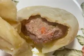 羊肉这么做馅，不腥不膻，鲜嫩多汁，学会了拿来做包子饺子都不错视频封面