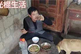 40岁的年纪过上了老年人的生活，下雨天做一道爆炒猪肝喝两杯视频封面