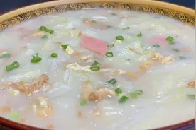 厨师长教你烂糊白菜的家常做法，步骤详细，鲜香软烂老少皆宜视频封面
