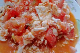 鸡蛋炒西红柿，鸡蛋不要总是油煎了，简单一步这道菜能减脂一半视频封面