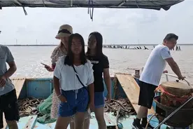 全家人第一次包船下海，真是收获满满，场面太刺激了