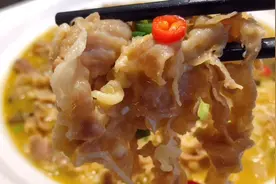 厨师长教你：“酸汤肥牛”家常做法，酸辣开胃，上桌连汤汁都喝光