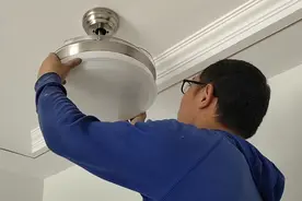 吊扇灯的安装方法，兼顾照明与凉爽。视频封面