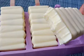 夏天超火的牛奶雪糕，教你在家做，简单0失败，真材实料巨好吃