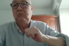 股票上涨是股民的合力，但绝不能机构抱团炒股。如是说道是骗人。视频封面