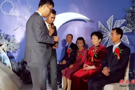 这俩父亲太可爱一个听不懂普通话不让喊爸让喊大，一个让唱好汉歌视频封面