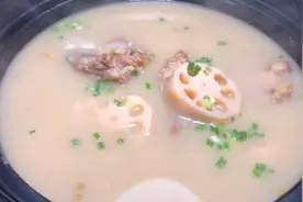 厨师长教你排骨藕汤的家常做法，步骤详细，汤汁香浓软糯入味视频封面